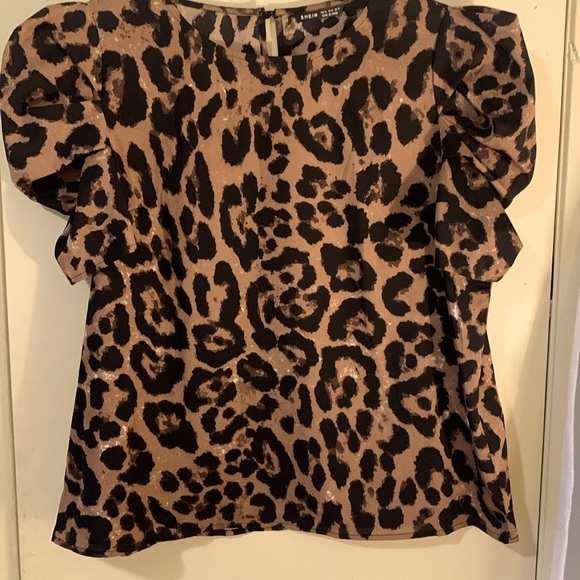 SHEIN blouse - Picture 3 of 4